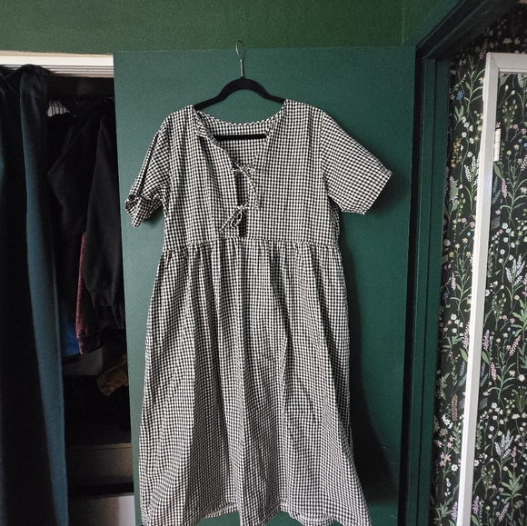 Sadie Ribbon Back Dress, Black - Picture 3 of 3